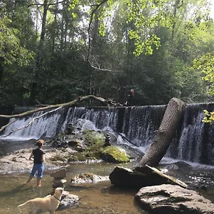 Au Bord De La Rivière Gijou , Saint-Pierre-de-Trivisy France